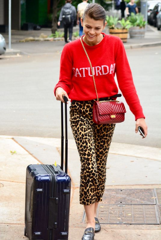 GEORGIA FOWLER Heading to Airport in Sydney 10/13/2017