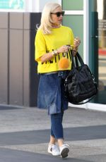 GWEN STEFANI Leaves a Studio in Los Angeles 10/23/2017