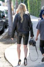 HAILEY BALDWIN Out in Beverly Hills 10/17/2017