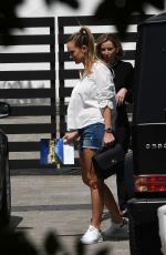 HANNAH DAVIS Out House Hunting in Miami 10/04/2017