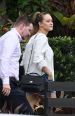 HANNAH DAVIS Out House Hunting in Miami 10/04/2017