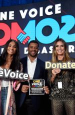 HEIDI KLUM at One Coice: Somos Live! a Concert for Disaster Relief in Los Angeles 10/14/2017