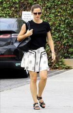 JENNIFER GARNER Headint to a Church in Brentwood 10/01/2017
