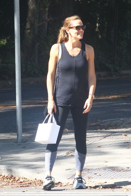 JENNIFER GARNER Leaves a Gym in New York 10/06/2017