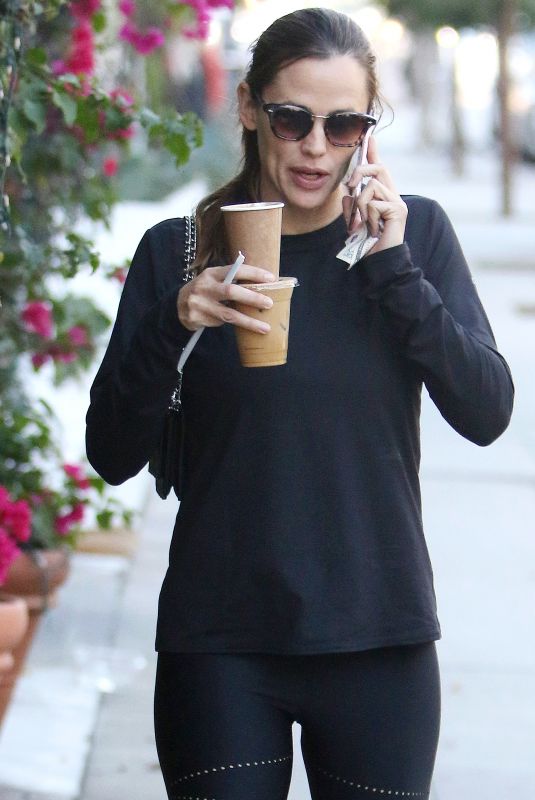 JENNIFER GARNER Out and About in Brentwood 10/10/2017