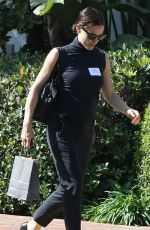 JENNIFER GARNER Out and About in Los Angeles 10/13/2017