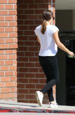 JENNIFER GARNER Out and About in Pacific Palisades 10/08/2017