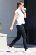 JENNIFER GARNER Out and About in Pacific Palisades 10/08/2017