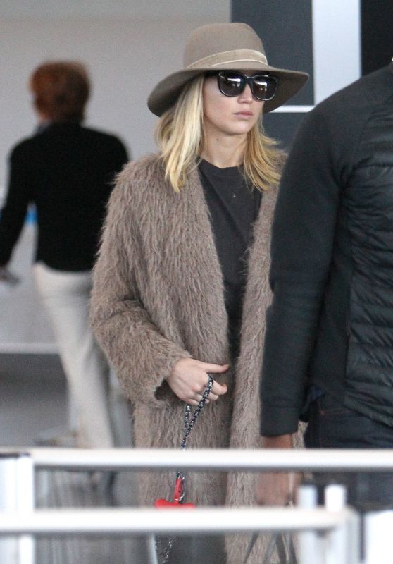 JENNIFER LAWRENCE at JFK Airport in New York 10/01/2017