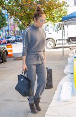 JENNIFER LOPEZ Arrives at a Studio in New York 10/19/2017