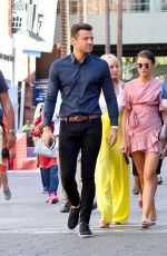 JESSICA and NATALYA WRIGHT Out for Lunch with Their Family in Hollywood 10/25/2017