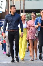JESSICA and NATALYA WRIGHT Out for Lunch with Their Family in Hollywood 10/25/2017