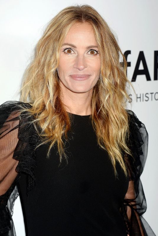 JULIA ROBERTS at Amfar Inspiration Gala in Los Angeles 10/13/2017