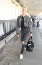 KARLIE KLOSS in Dark Denim at LAX Airport in Los Angeles 10/15/2017