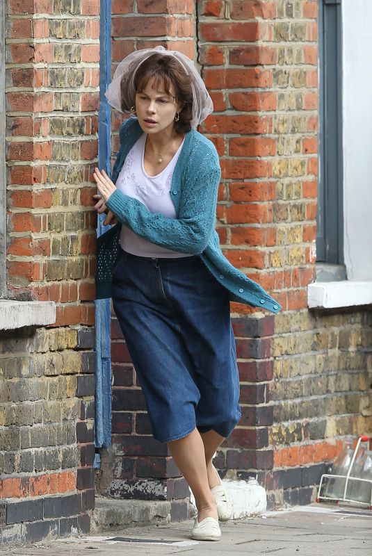 KATE BECKINSALE Filming a Scene for Farming in London 10/12/2017