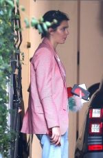 KENDALL JENNER Vistis a Friend