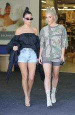 KIM and KOURTNEY KARDASHIAN Shopping at Bbuybuy Baby in Calabasas 10/09/2017