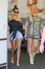 KIM and KOURTNEY KARDASHIAN Shopping at Bbuybuy Baby in Calabasas 10/09/2017