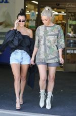 KIM and KOURTNEY KARDASHIAN Shopping at Bbuybuy Baby in Calabasas 10/09/2017