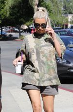 KIM KARDASHIAN Out and About in Calabasas 10/09/2017