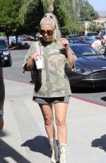 KIM KARDASHIAN Out and About in Calabasas 10/09/2017