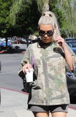 KIM KARDASHIAN Out and About in Calabasas 10/09/2017