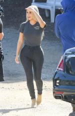 KIM KARDASHIAN Out and About in Westlake 10/17/2017
