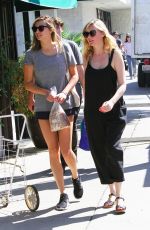 KIRSTEN DUNST Shopping at Farmers Market in Studio City 10/08/2017