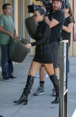 KOURTNEY KARDASHIAN Shopping at Aldik Home Store in Van Nuys 10/18/2017