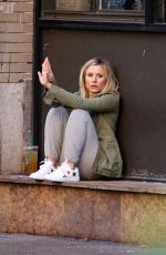 KRISTEN BELL and Kelsey Grammer on the Set of Like Father in New York 10/02/2017