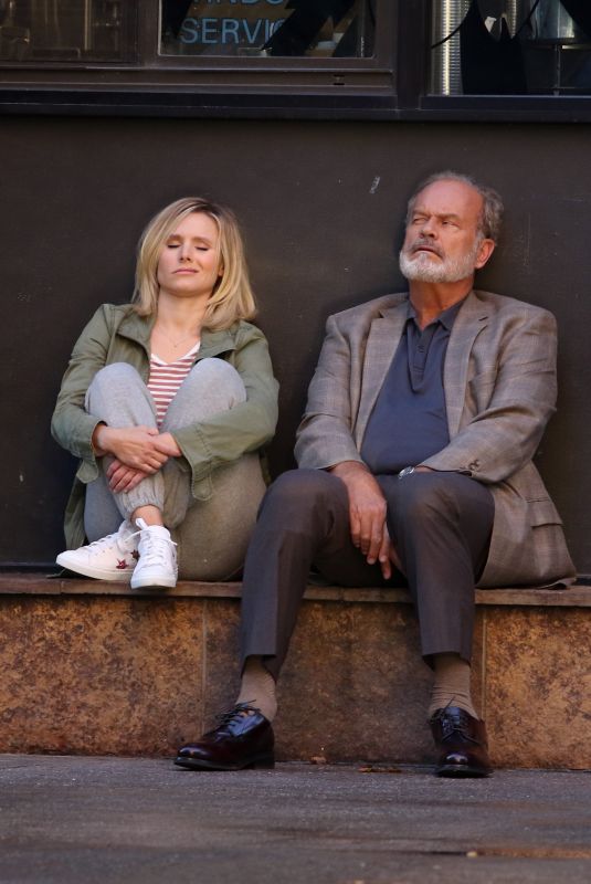KRISTEN BELL and Kelsey Grammer on the Set of Like Father in New York 10/02/2017