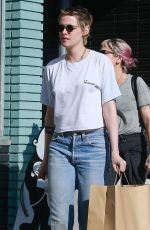 KRISTEN STEWART Out for Lunch in Los Angeles 10/01/2017