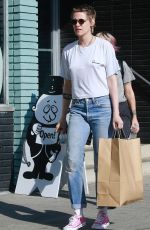 KRISTEN STEWART Out for Lunch in Los Angeles 10/01/2017