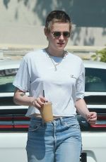 KRISTEN STEWART Out for Lunch in Los Angeles 10/01/2017