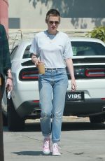 KRISTEN STEWART Out for Lunch in Los Angeles 10/01/2017