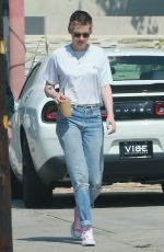 KRISTEN STEWART Out for Lunch in Los Angeles 10/01/2017