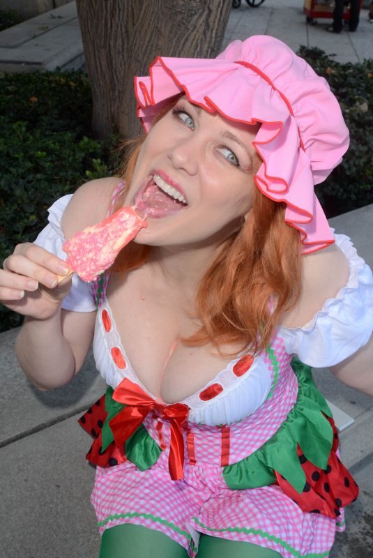 MAITLAND WARDS as Strawberry Shortcake Eats a Strawberry Shortcake Ice Cream in Los Angeles 10/28/2017
