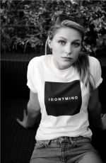 MELISSA BENOIST fo idontmind.com, September 2017