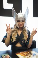 NATALIE ALYN LIND at The Gifted Cast Signing Table at New York Comic-con 10/08/2017