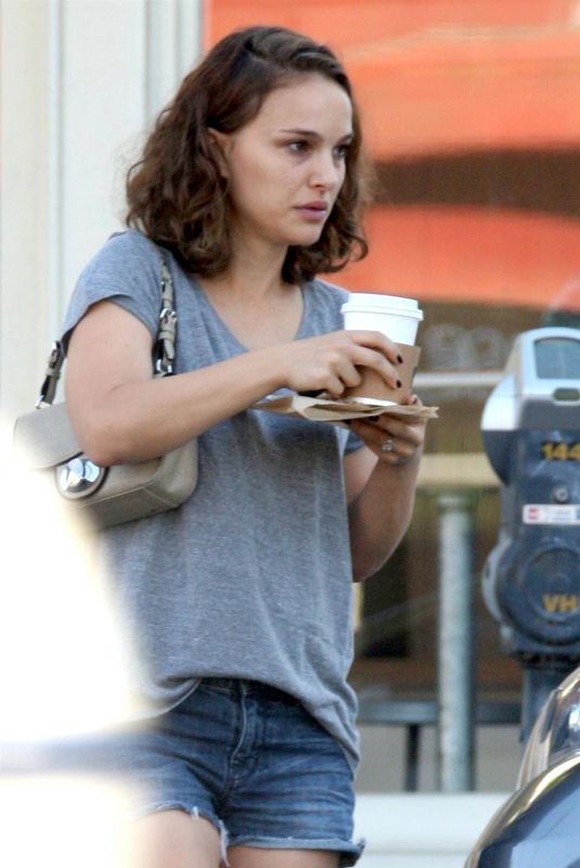 NATALIE PORTMAN Out and About in Los Angeles 10/26/2017
