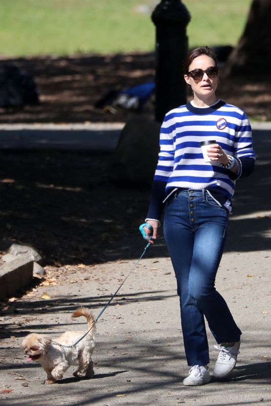 OLIVIA WLIDE Walks Her Dog at a Park in New York 10/03/2017