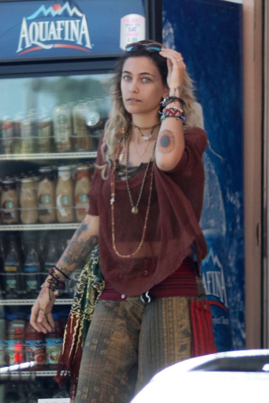 PARIS JACKSON Leaves Sweet Butter Restaurant in Los Angeles 10/27/2017