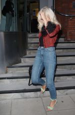 PIXIE LOTT at 4music