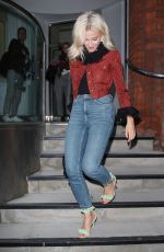 PIXIE LOTT at 4music