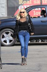 Pregnant GWEN STEFANI Out in Los Angeles 10/22/2017