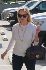 REESE WITHERSPOON Arrives at a Studio in Santa Monica 10/12/2017
