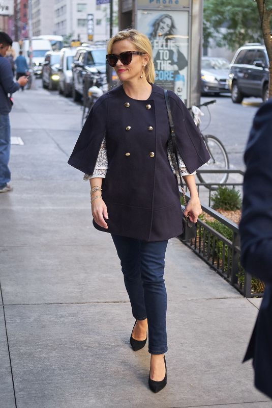 REESE WITHERSPOON Arriving at Her Hotel in New York 10/03/2017