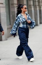 RIHANNA Leaves Her Apartment in New York 10/13/2017