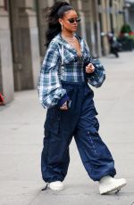 RIHANNA Leaves Her Apartment in New York 10/13/2017