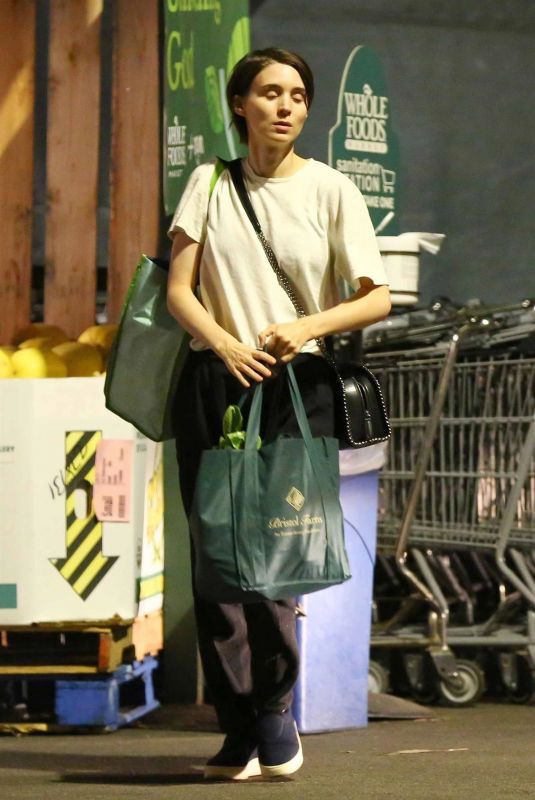 ROONEY MARA Shopping at Whole Foods in Los Angeles 10/27/2017